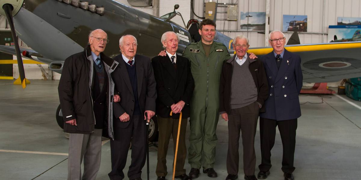 Spitfire veterans with BBMF Spitfire Mk IX MK356